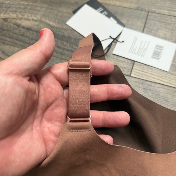 Knix Revolution Adjustable Pull Over Bra - Picture 5 of 8